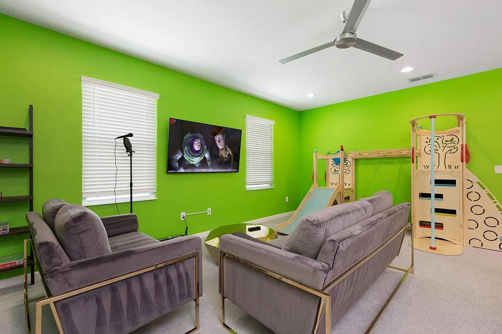 Trendy Villa With Treehouse Br, Arcade & Game Loft Davenport 0*,  USA