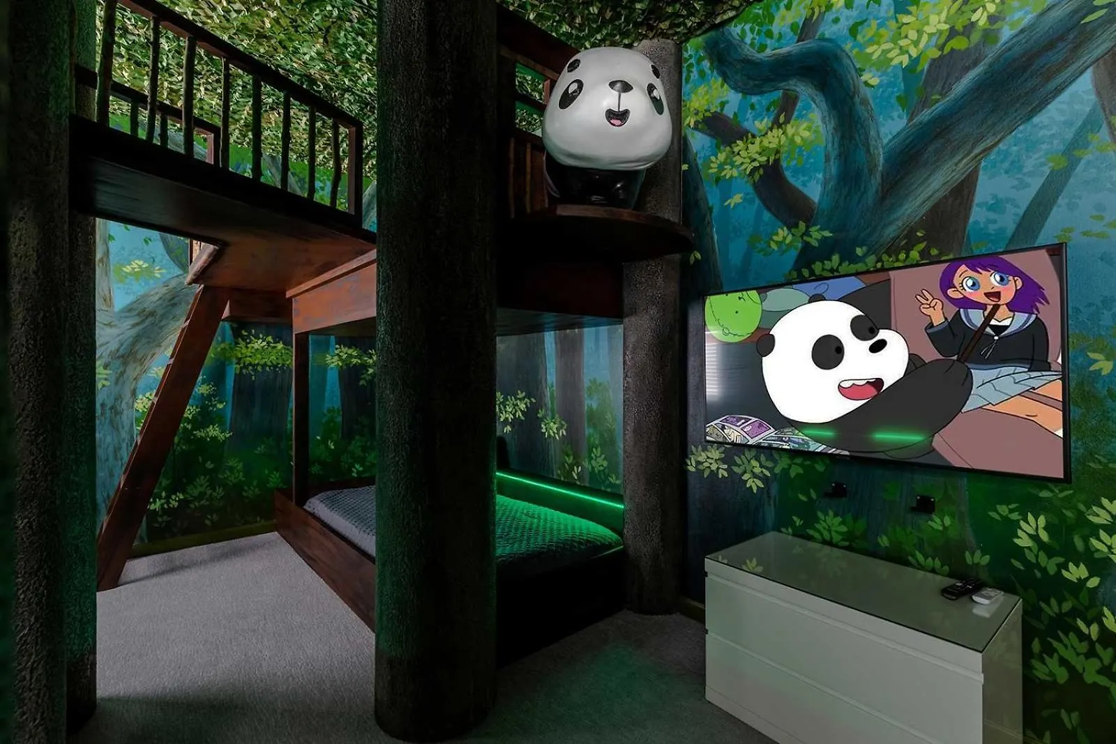 Trendy Villa With Treehouse Br, Arcade & Game Loft Davenport