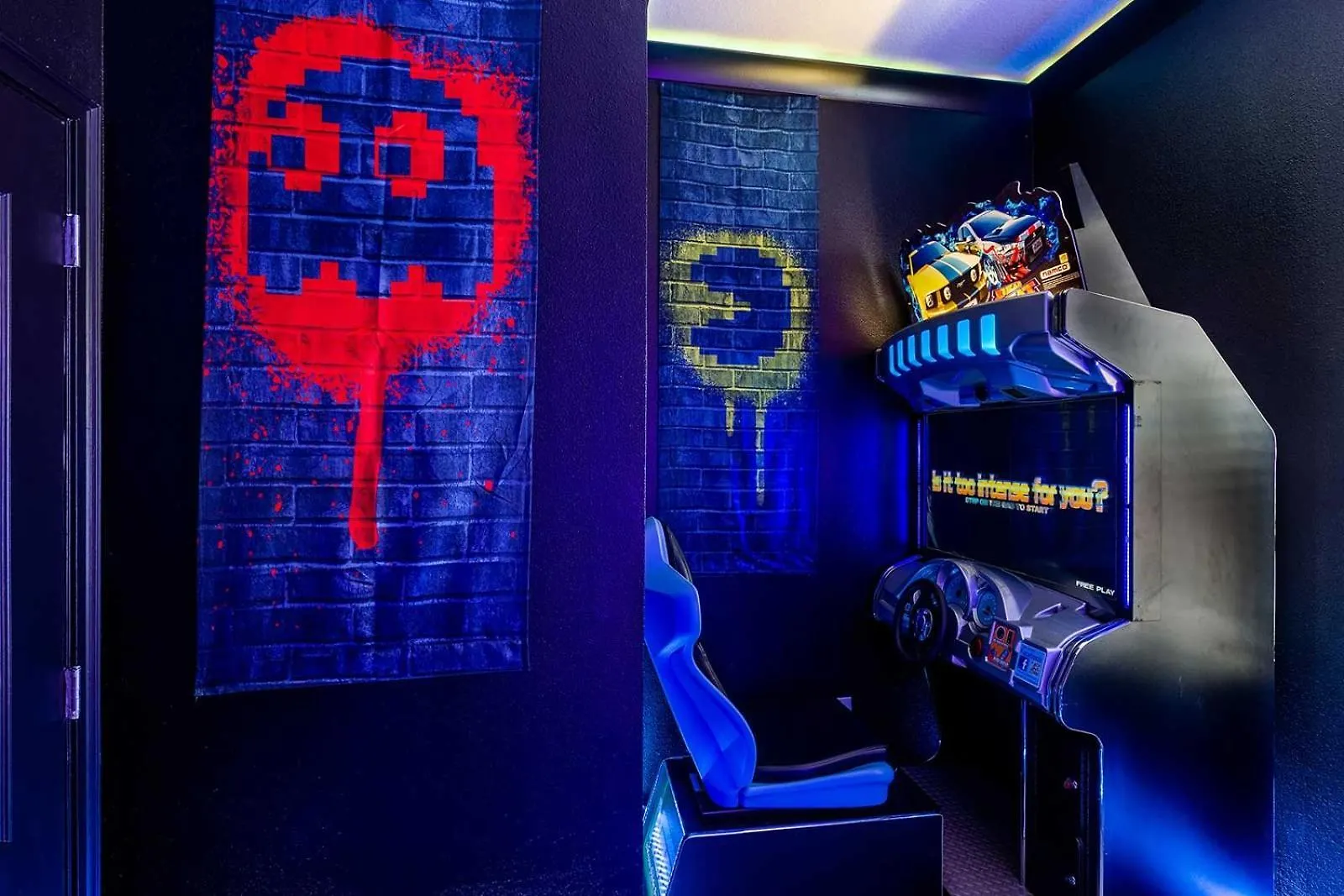 Trendy Villa With Treehouse Br, Arcade & Game Loft Davenport