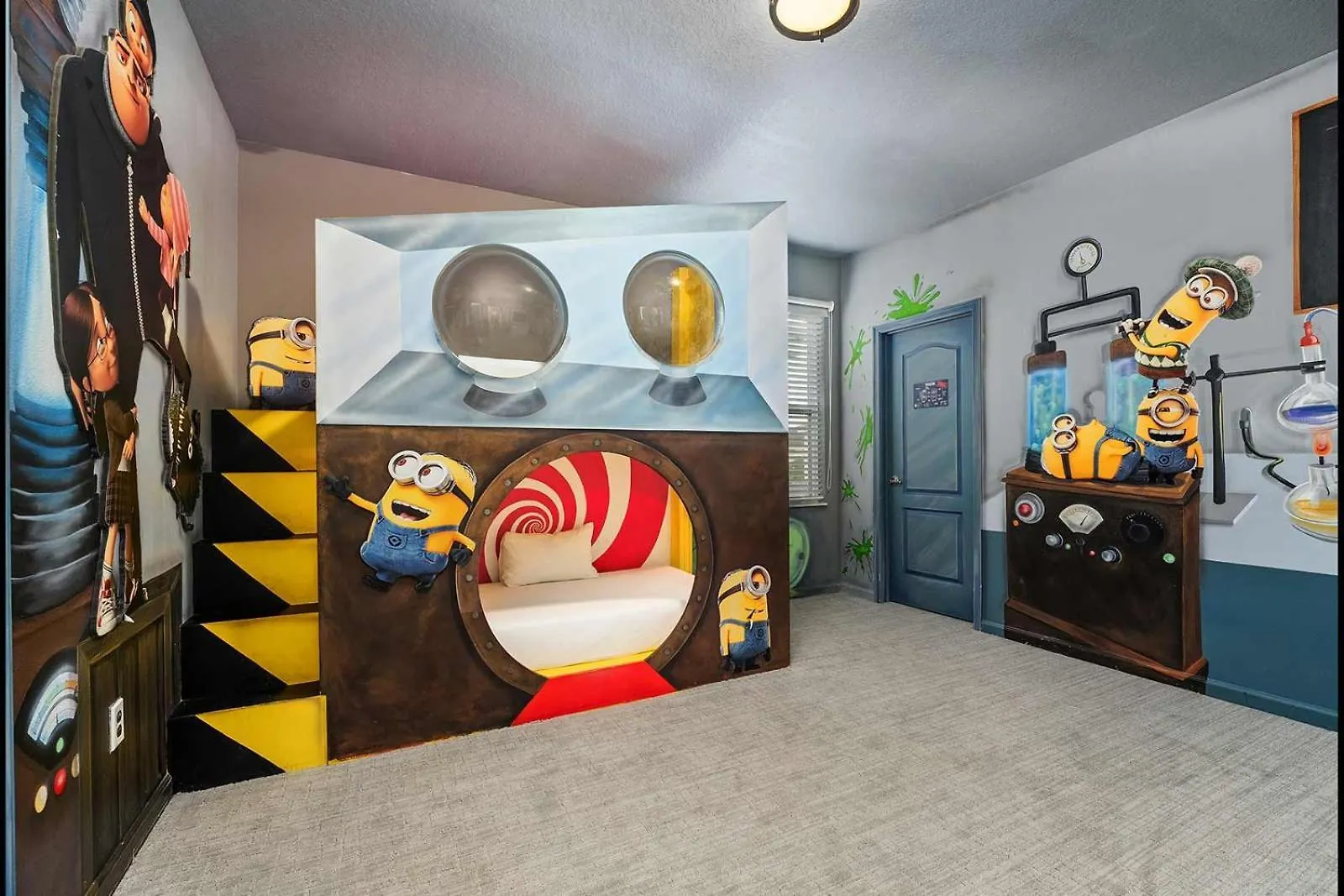 Trendy Villa With Treehouse Br, Arcade & Game Loft Davenport