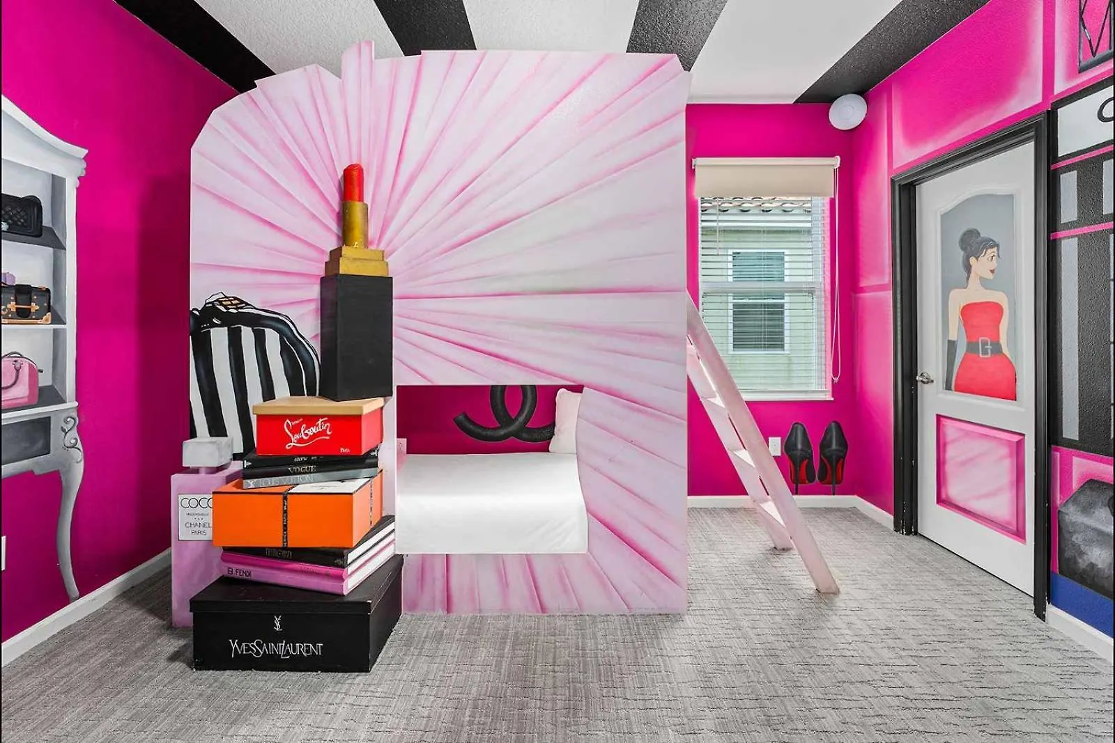 Trendy Villa With Treehouse Br, Arcade & Game Loft Davenport