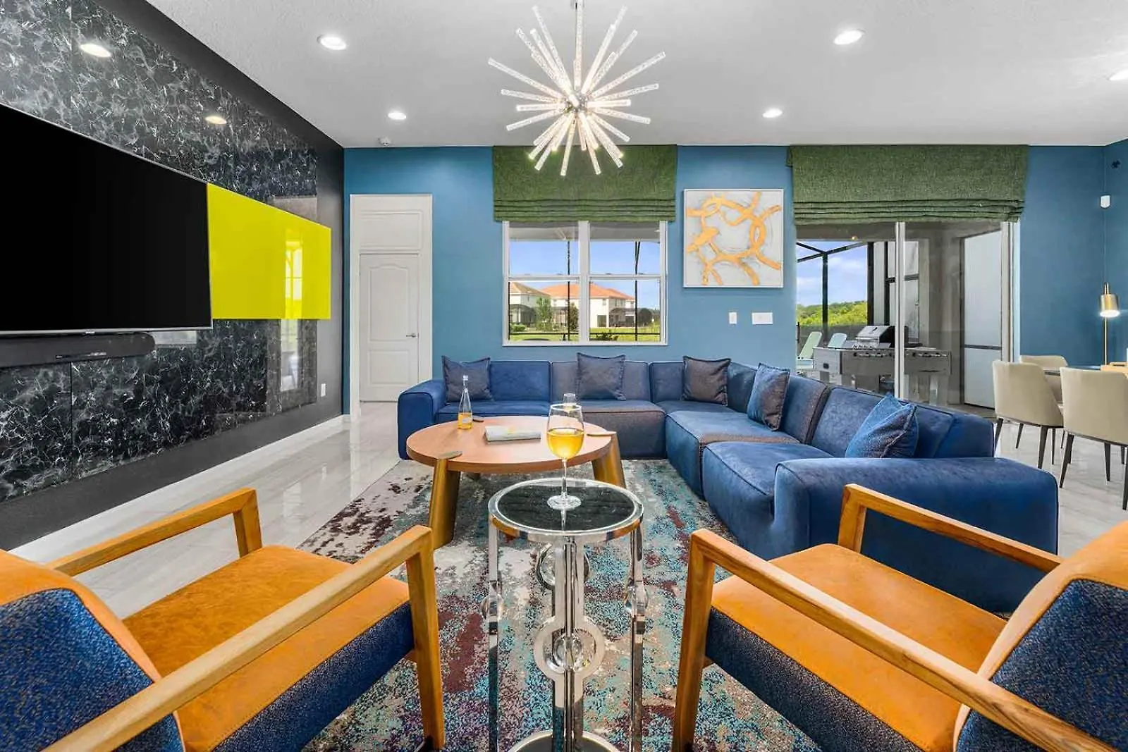 Trendy Villa With Treehouse Br, Arcade & Game Loft Davenport