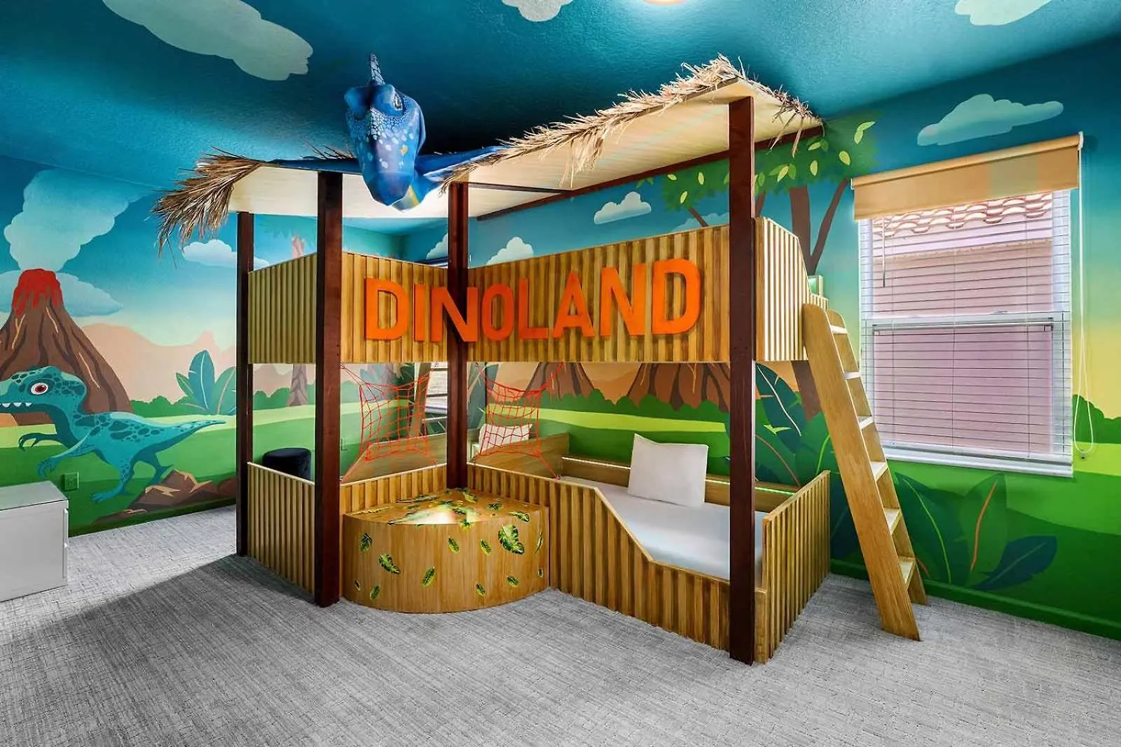 Trendy Villa With Treehouse Br, Arcade & Game Loft Davenport
